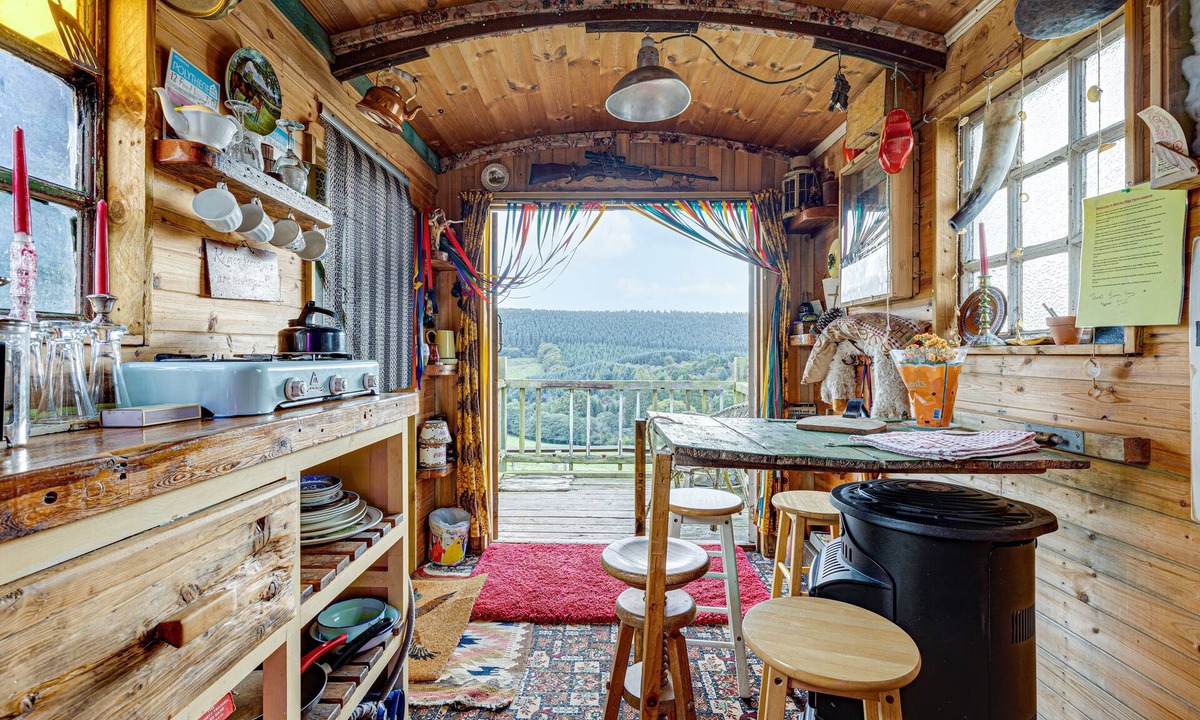 Scarborough Cabin | Glamping Wagon - 1 x Double Bed, 2 x Single Bed