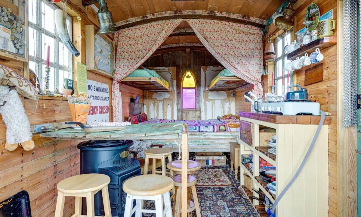 Scarborough Cabin | Glamping Wagon - 1 x Double Bed, 2 x Single Bed