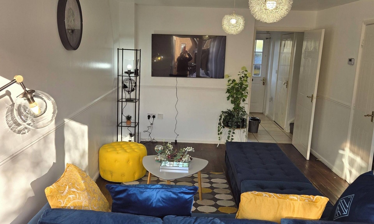 Featherstone House | Glams2bed house