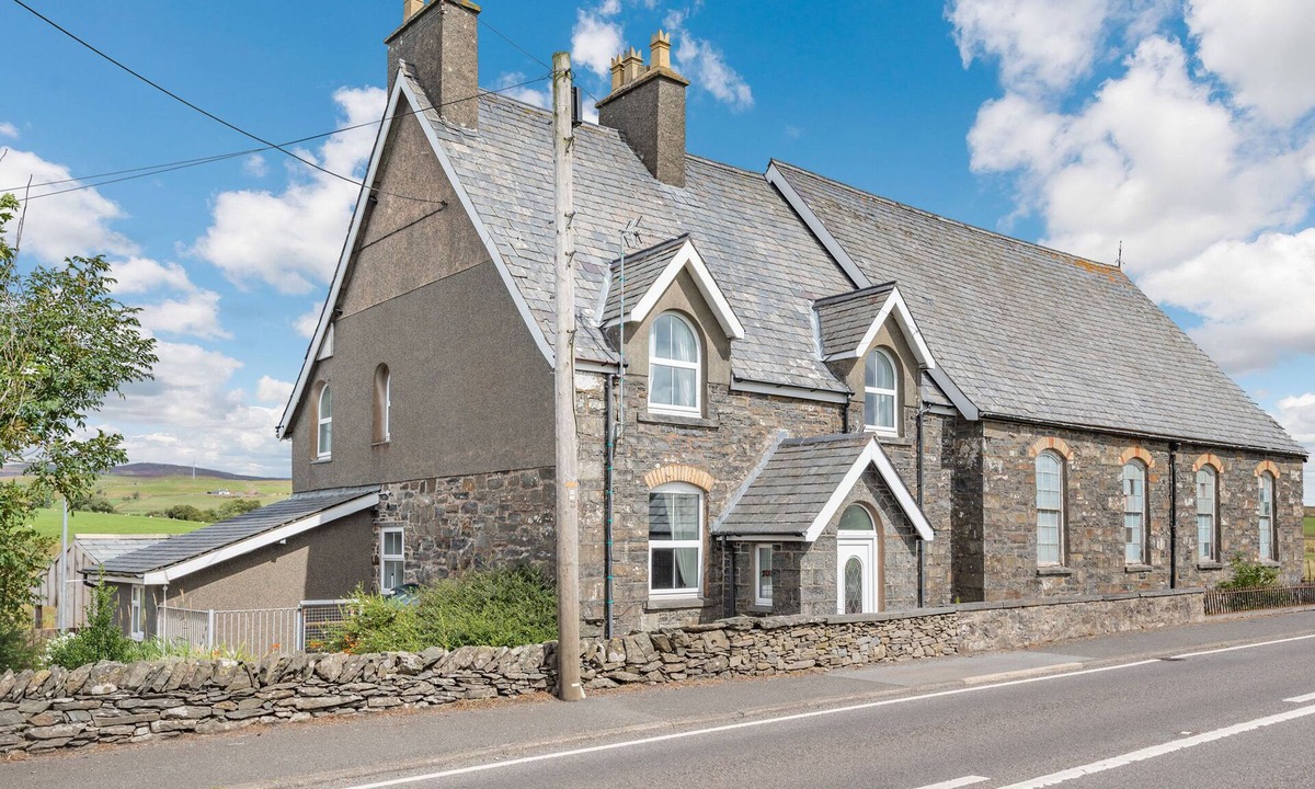 Rhydlydan Cottage | GLAN NUG, pet friendly, with open fire in Rhydlydan