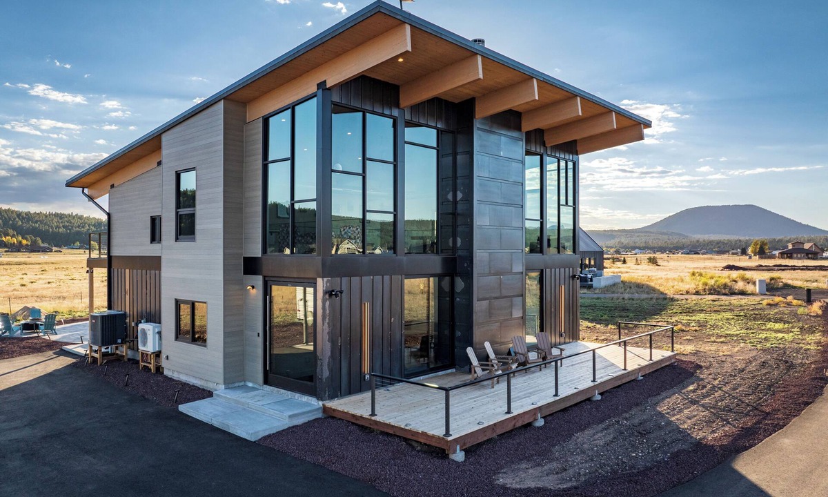 Fort Valley House | Glass House ~ Amazing mountain views, Sauna, EV, Games, Private + MORE!