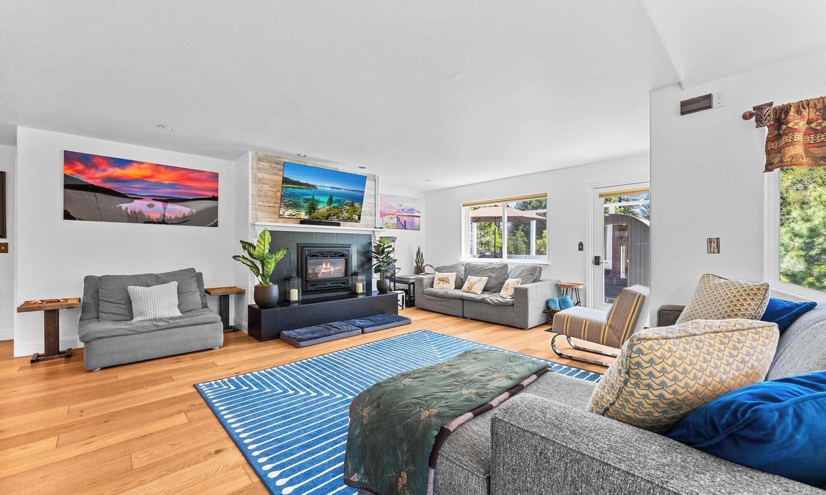 Ponderosa Palisades House | Glass House Hot Tub, Sauna, Gym