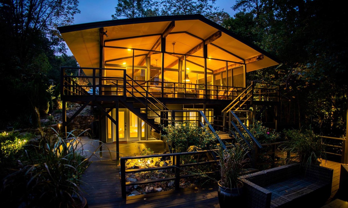 Roxboro House | Glass House on the Lake