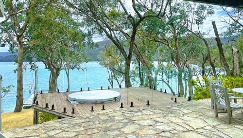 Taylor Bay House | Glasshouse at Lake Eildon