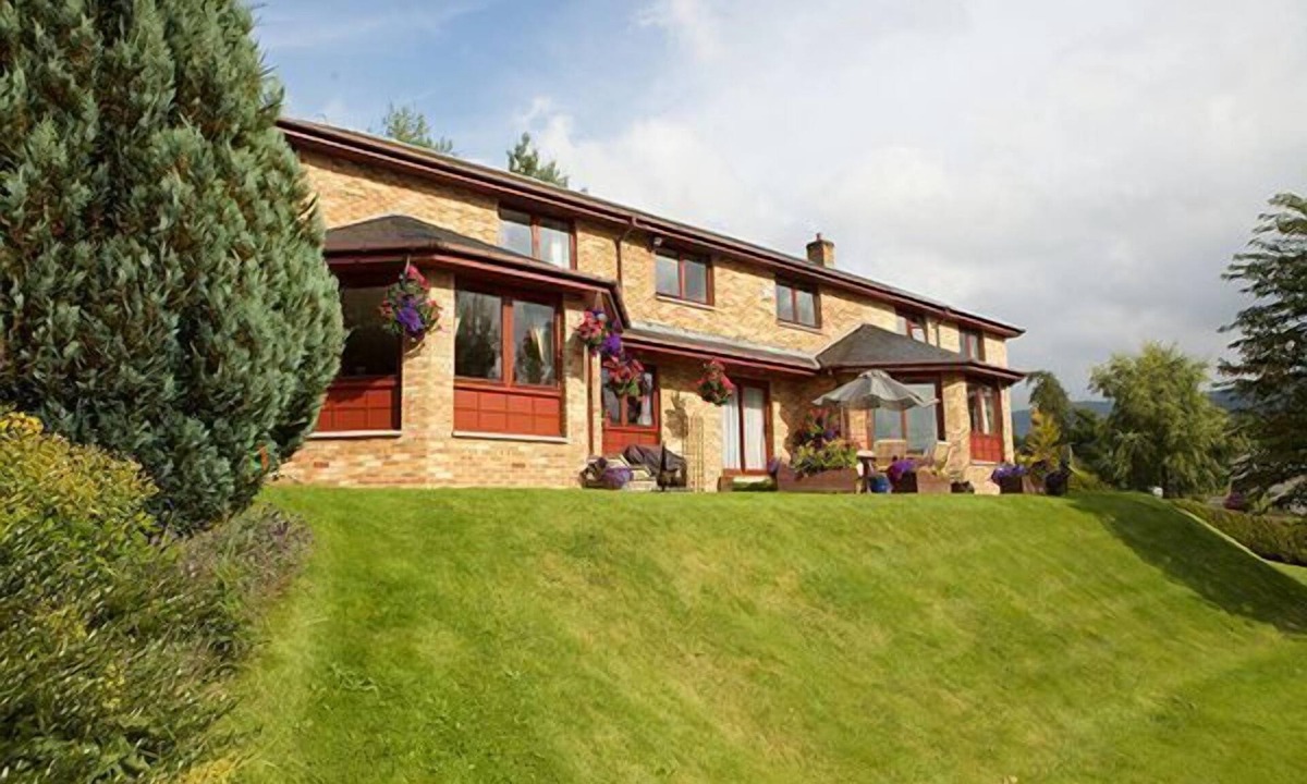 Innerleithen House | Glede Knowe Guest House