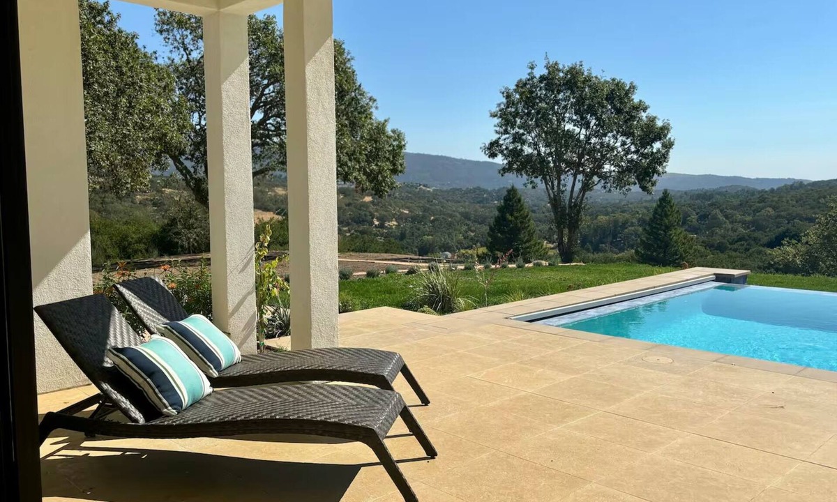 Glen Ellen House | Glen Ellen Oasis With Stunning Views