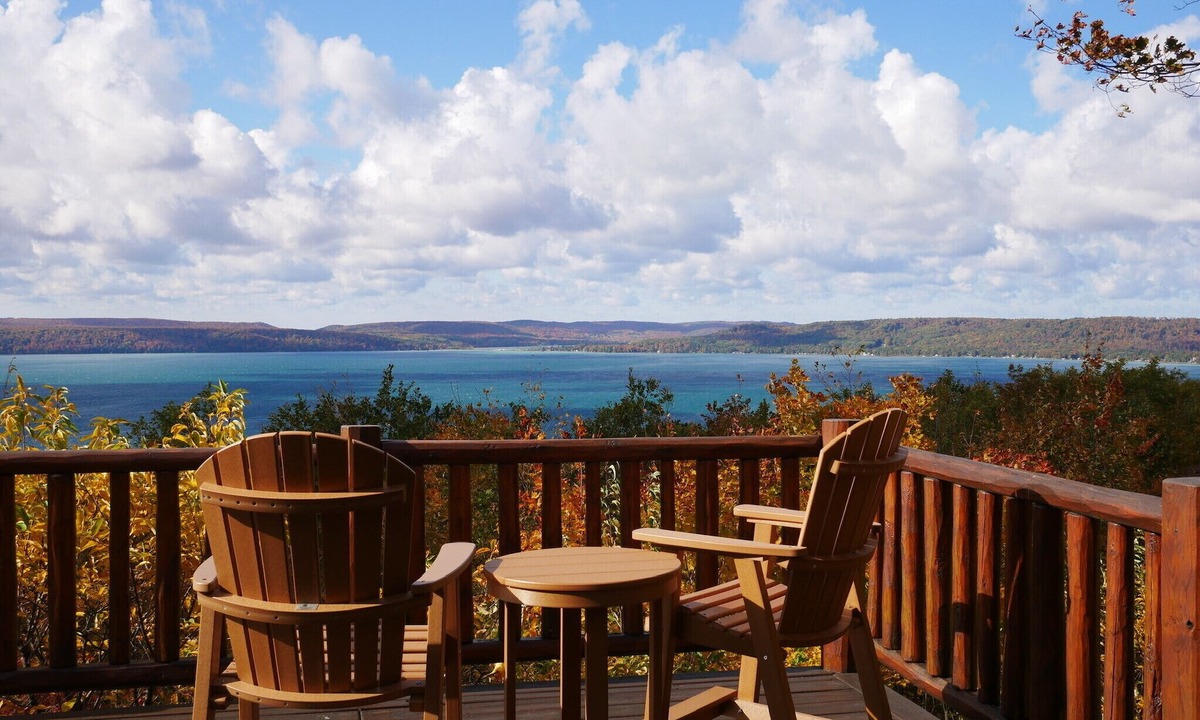 Maple City House | Glen Light Cabin - Glen Lake Ridge-Top Retreat - Rare Summer Weeks Open