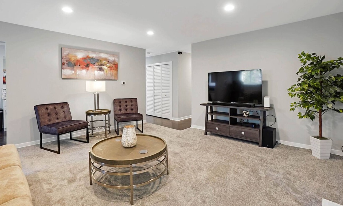 Glendale Heights House | Glendale Heights Rental- Windsor Ln