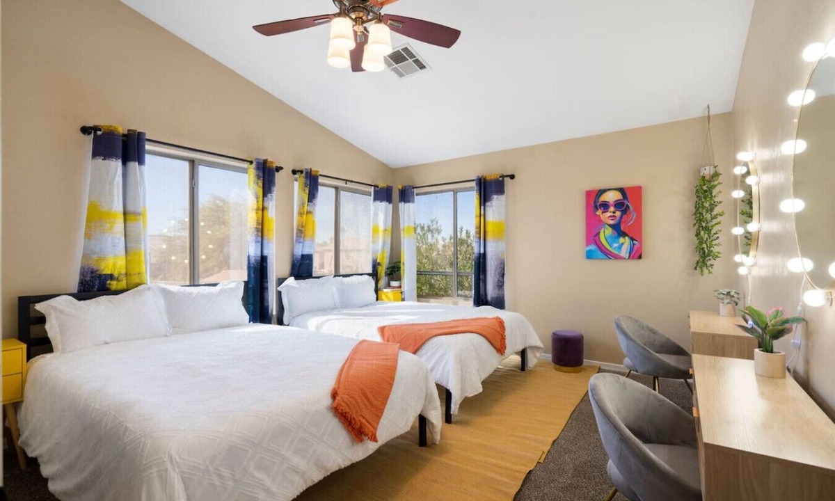 Larissa Cottage | Glendale w Pool & Games