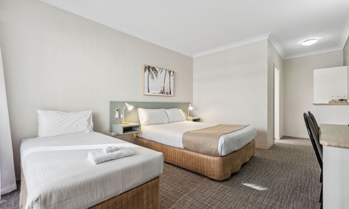 Glenelg Hotel | Glenelg Dockside Motel