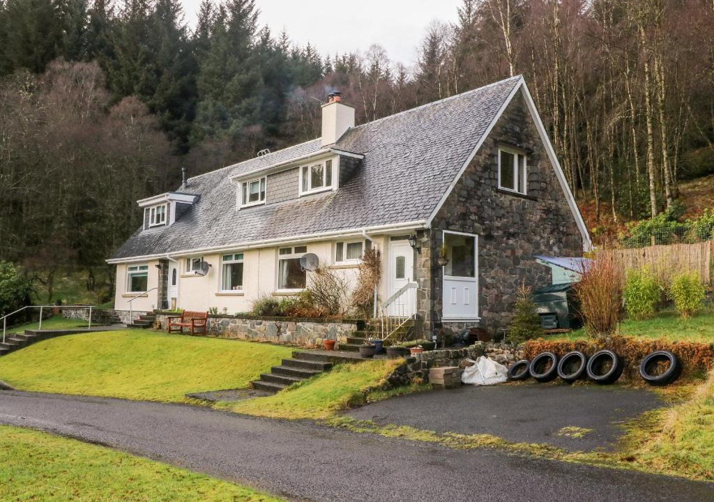 Strathblane House | Glenfinglas Dam Cottage