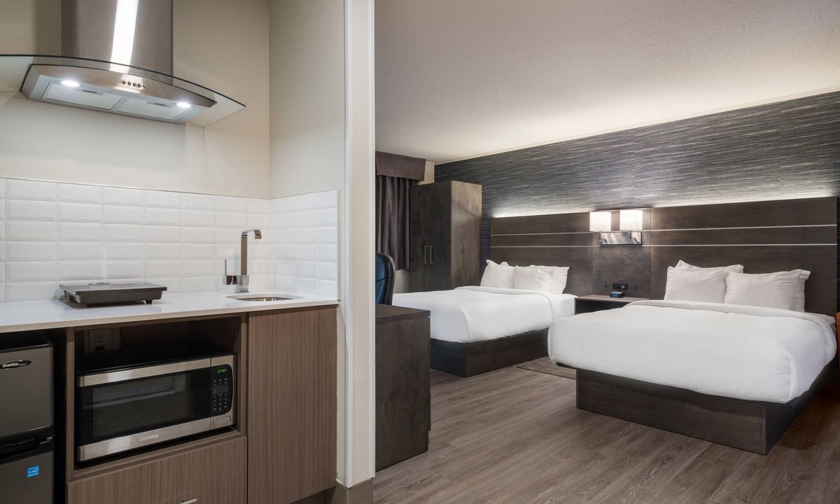 Truro Hotel | Glengarry Extended Stays