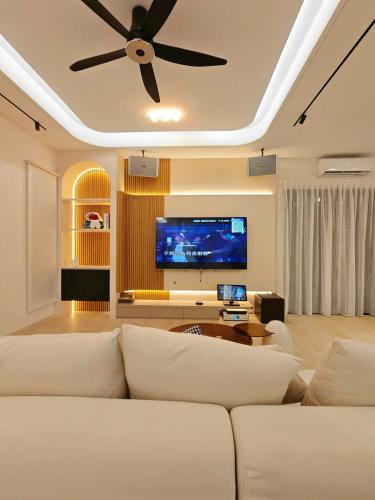 Ulu Tiram House | Glenmarie Austin Cluster