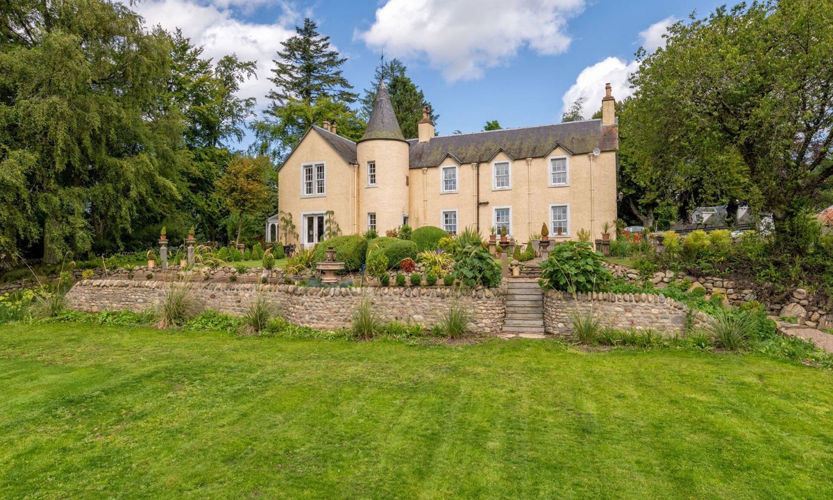 Kirriemuir House | Glenquiech House by Interhome