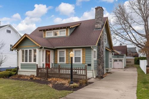 Erie House | Glenwood Cottage