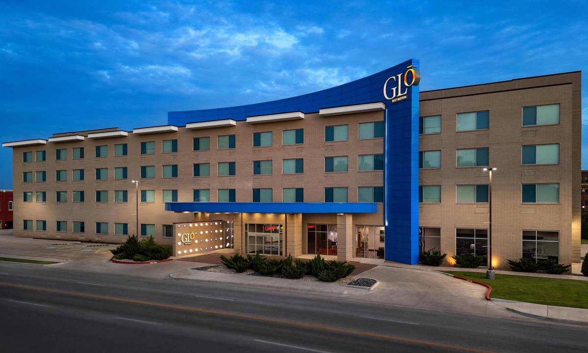 Enid Hotel | GLō Best Western Enid OK Downtown/Convention Center Hotel