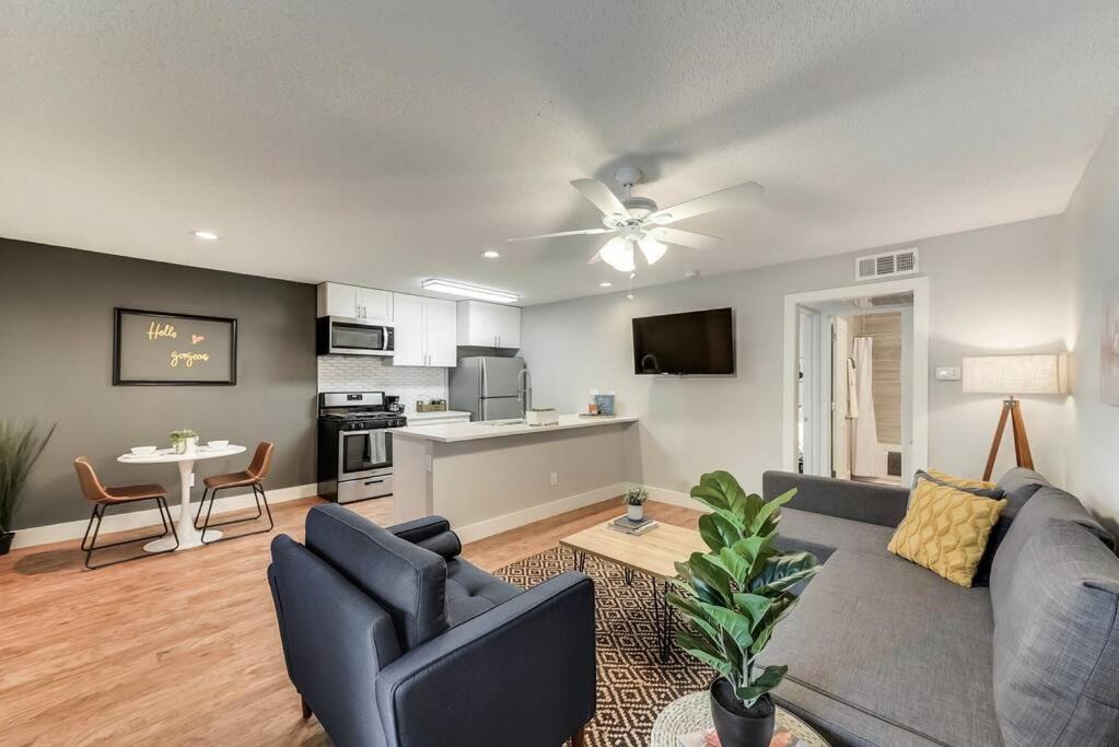 Old East Dallas Apartment | Global Cup Hello Gorgeous Flat near Downtown!