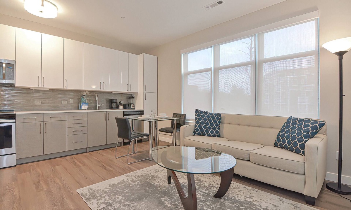 Central-Maverick Square - Paris Street Apartment | Global Luxury Suites East Boston