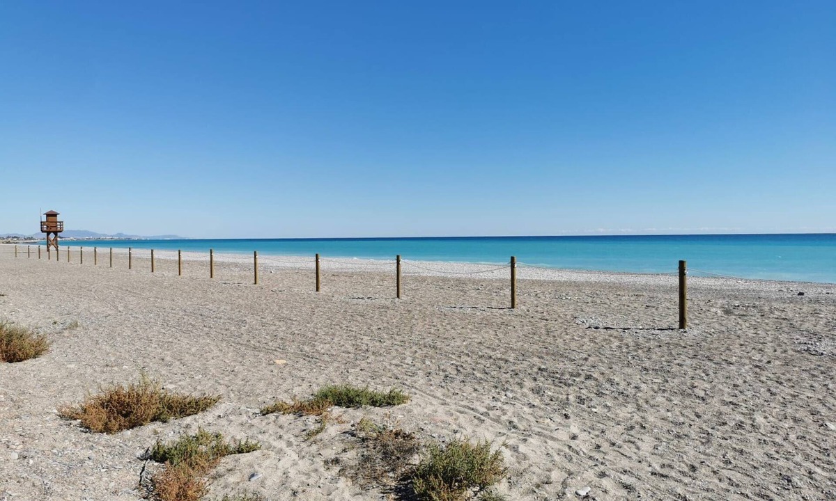 Playa de Almarda House | Global Properties: Townhouse with sea views on Corinto beach