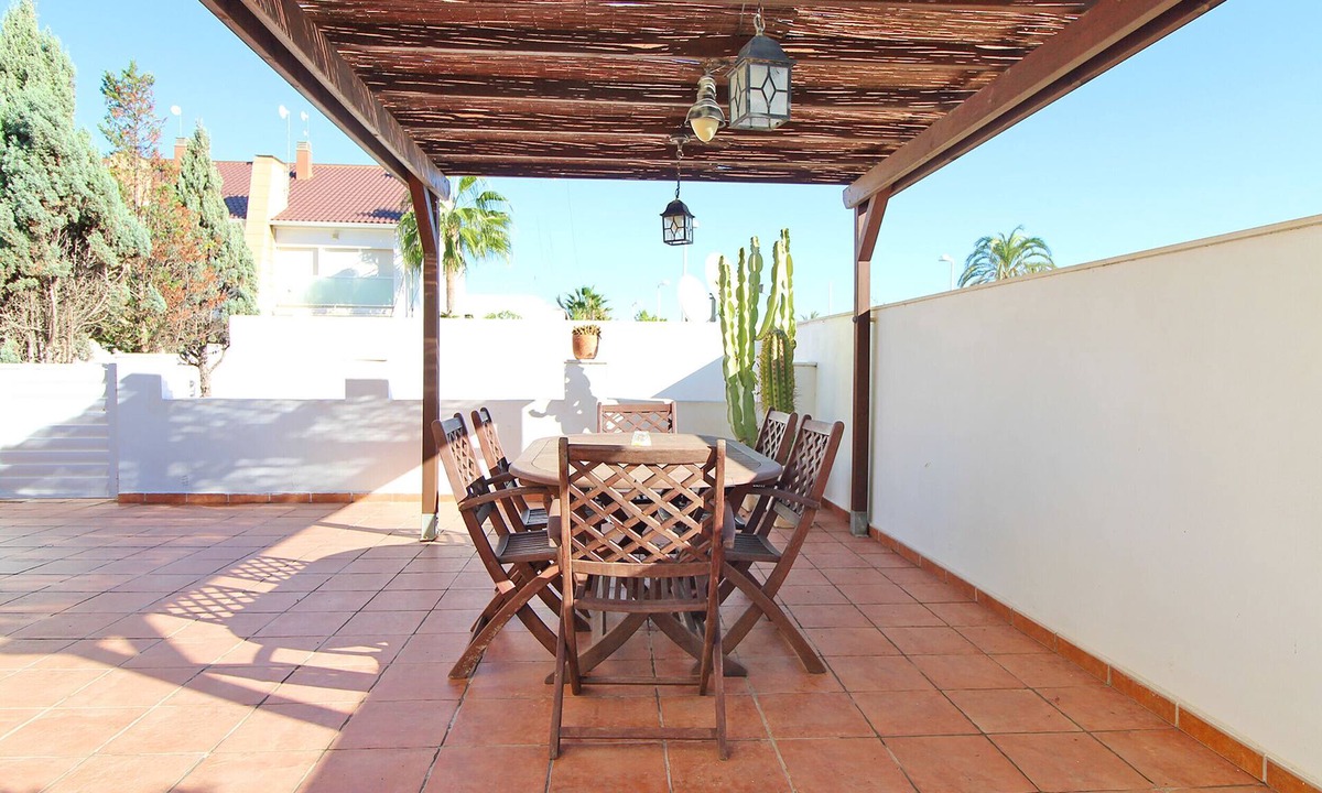 Playa de Almarda House | Global Properties: Townhouse with sea views on Corinto beach