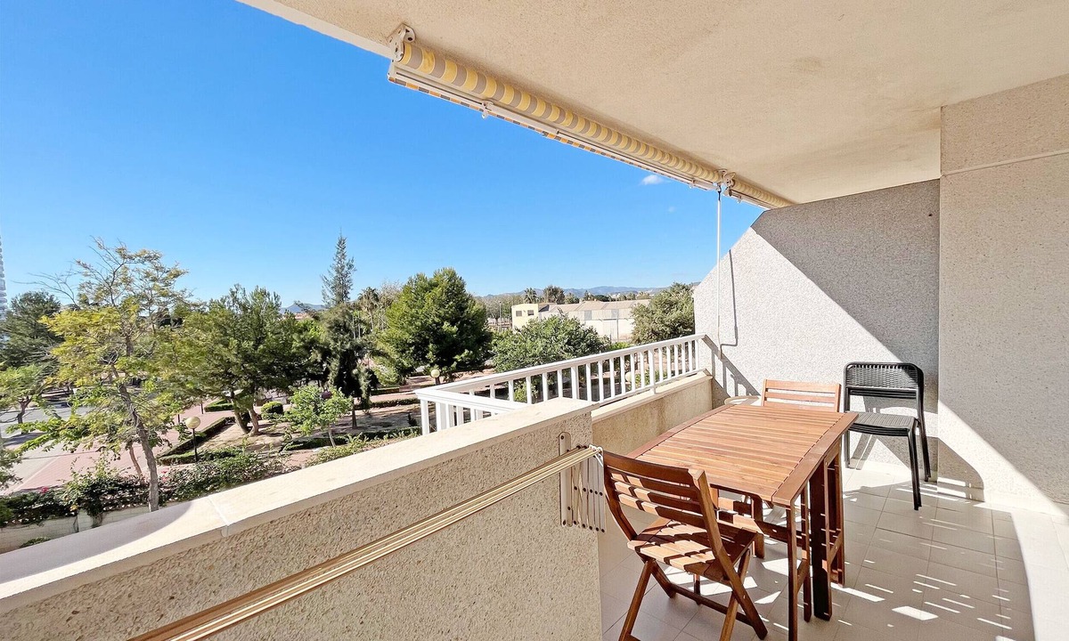 Canet de Berenguer Apartment | Global Vacacional: 3 bedroom flat with terrace in Canet Beach