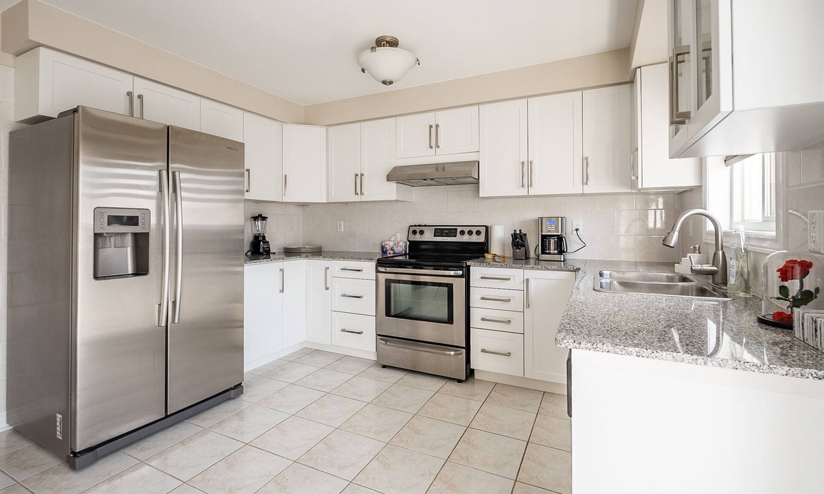 Sharon Apartment | GLOBALSTAY. Modern 3 Bedroom House in Newmarket