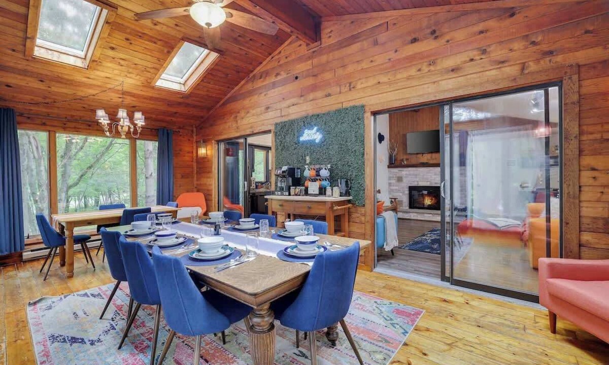 Briar Crest Woods House | Gloria's Hot Tub Game Room Fire Pit