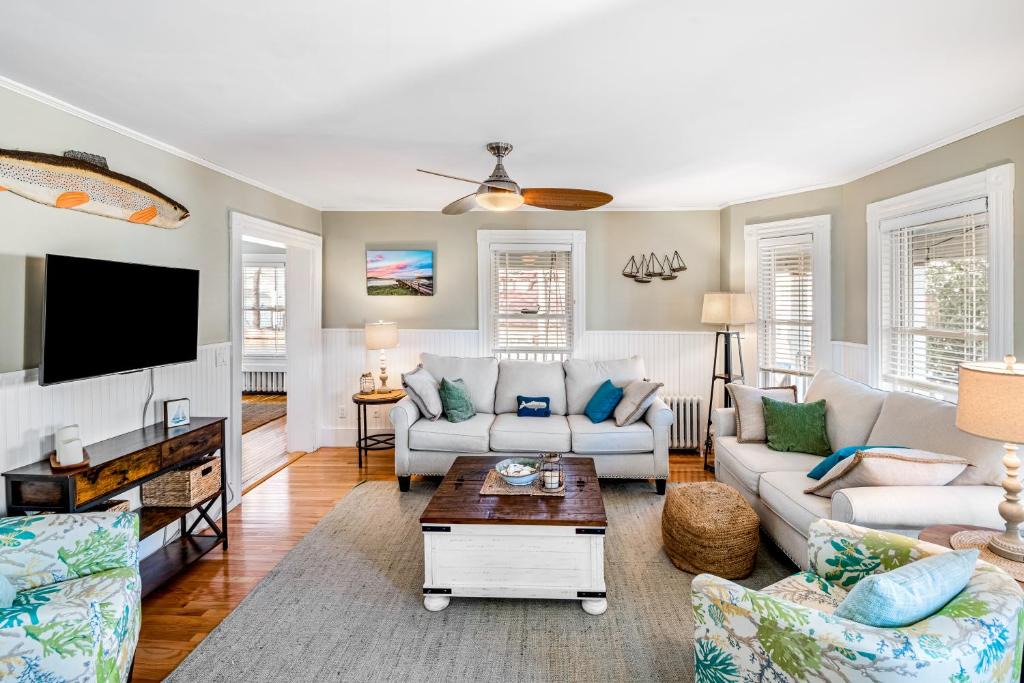 Gloucester House | Gloucester Coastal Gem