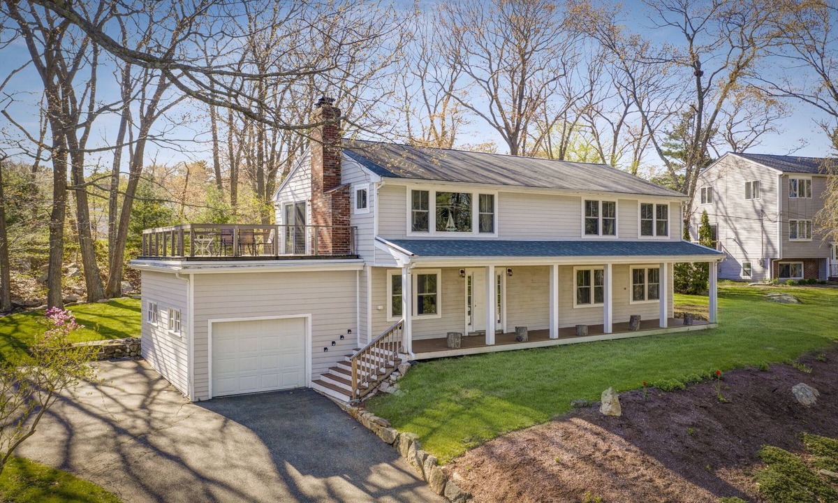 Gloucester House | Gloucester Ocean View Escape! Calm, Design-Forward & Minutes to Downtown