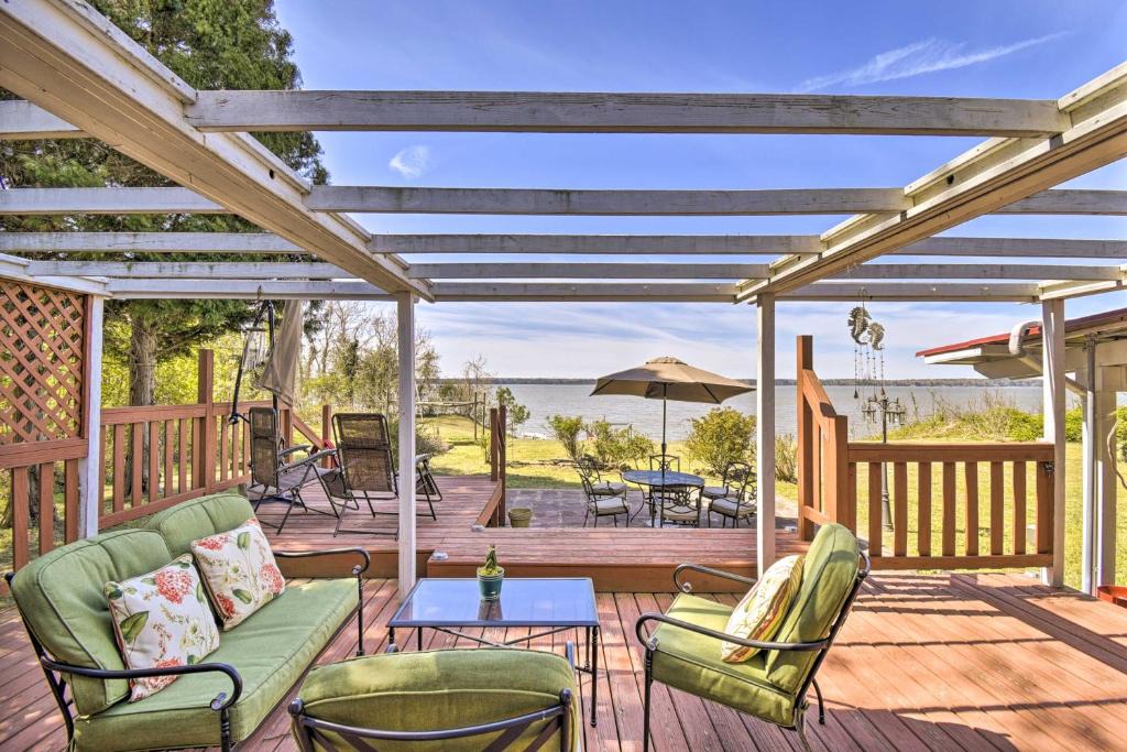 Bellamy House | Gloucester Retreat w/Backyard Oasis & Pier!