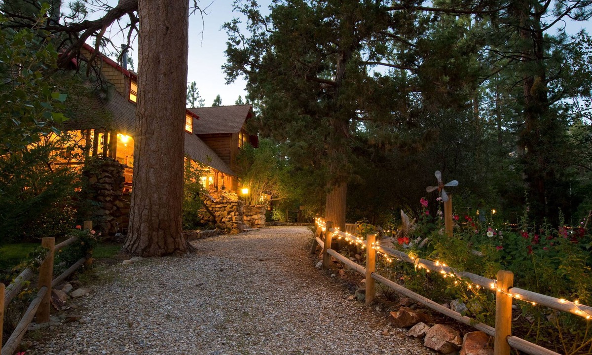 Big Bear City Bed & Breakfast | Gold Mountain Manor Bed and Breakfast