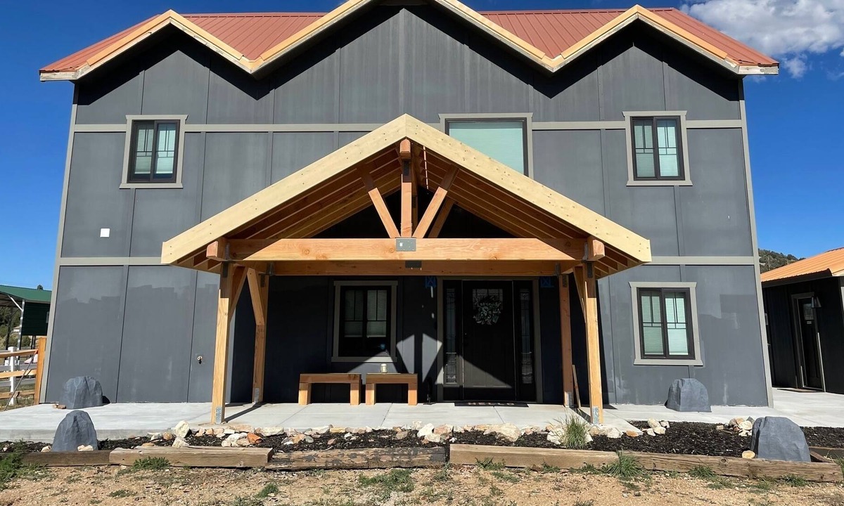 Big Bear House | Golden Bear Luxury Chalet w/SPA on acreage