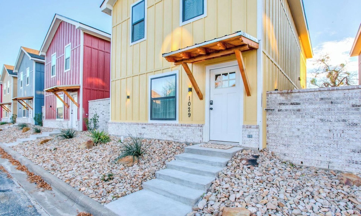 San Angelo House | Golden Getaway is a spacious new property just one block from the river.