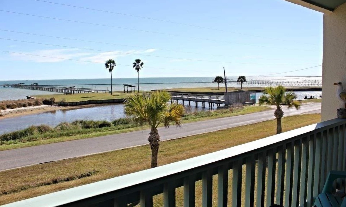 Sailhouse Condo | Golden Gull | Million Dollar Views & Bay Breezes