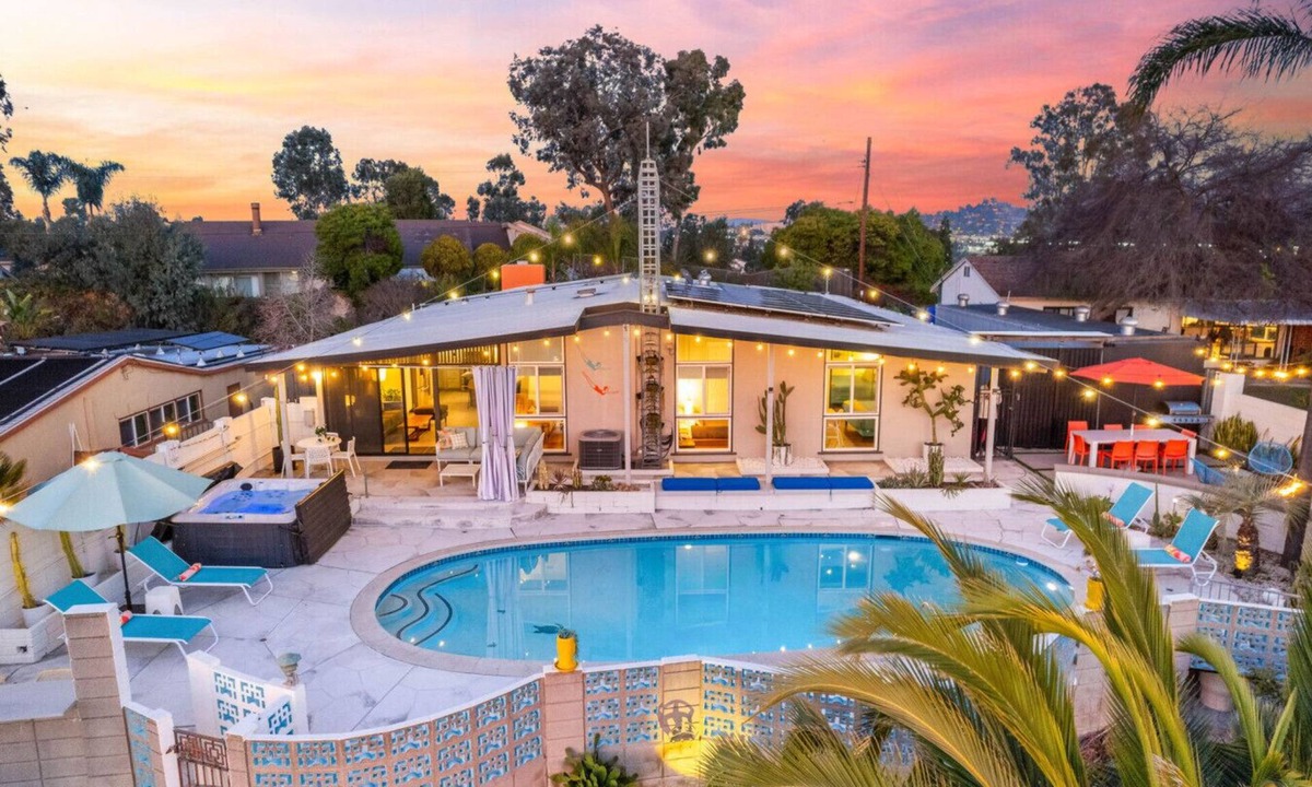 San Carlos House | Golden Hour Bliss: Pool, Hot Tub & Firepit