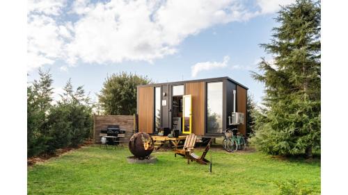 Glenlyon House | Golden Hour Hideaway by Tiny Away