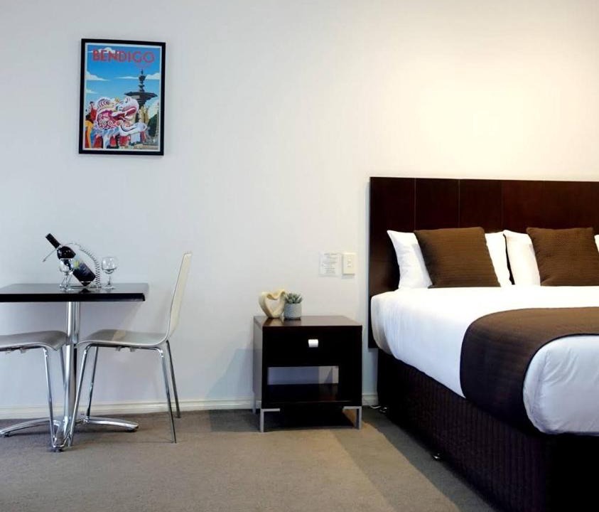 Strathdale Hotel | Golden Reef Motor Inn