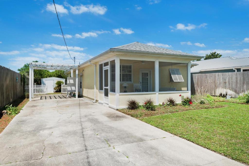 Kiska Beach House | Golden Shores