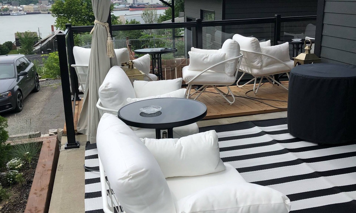 Paine-Sec Apartment | GOLDEN Suite 16 Guests Special Events Castle View