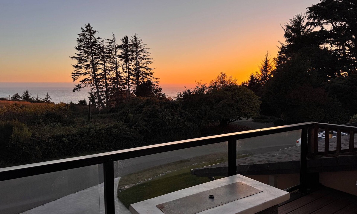 Brookings Apartment | Golden Sunset Studio