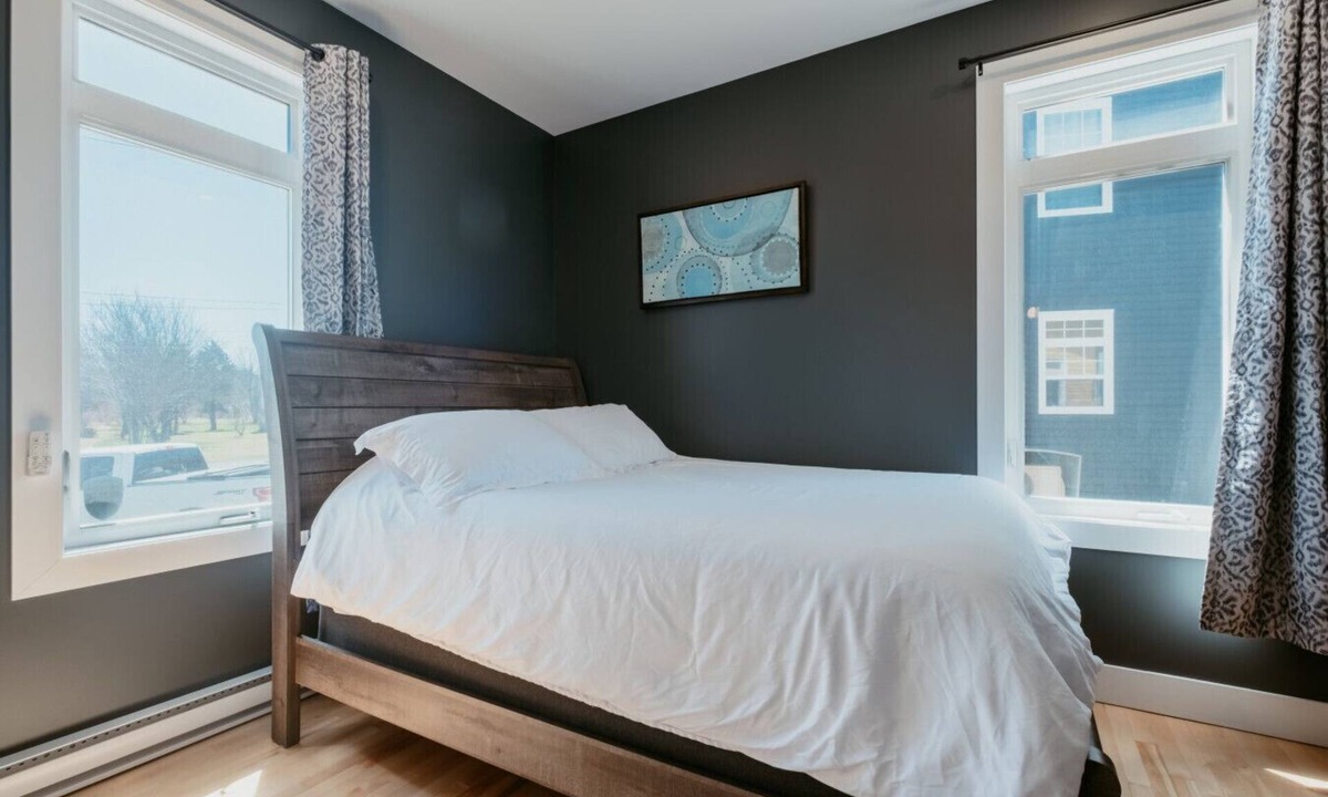 Conception Bay South House | Golden Tide Cottage | 2 Bd, Panoramic Ocean Views