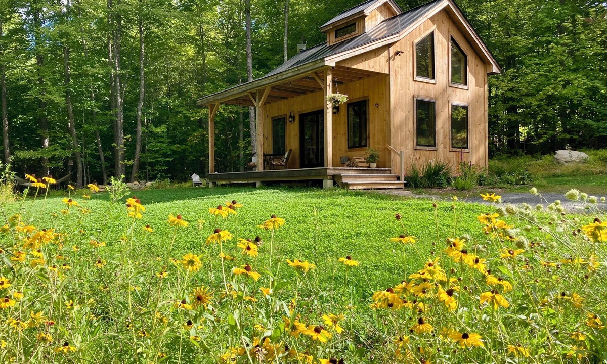 Townshend Cottage | Goldfinch Hollow: Tucked Within 5 Private Acres
