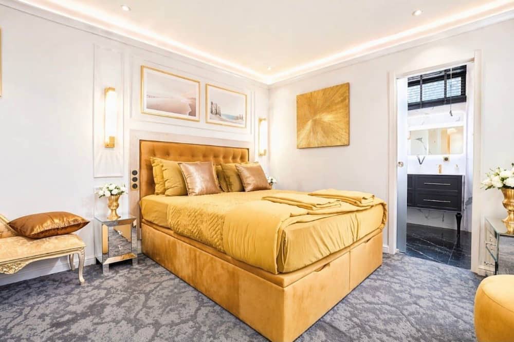 Centre Ville House | Goldpearl-HyperCentre-King Size Bed-Parking Available