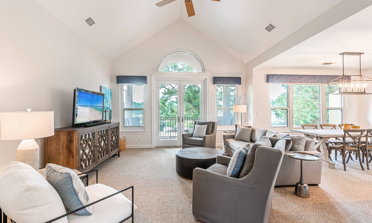 Sandestin Condo | Golf Cart ~ Lakefront ~ Resort Beach Access