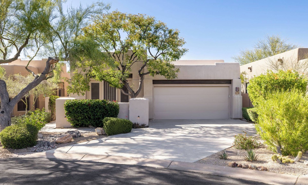 Legend Trail House | Golf Course Desert Retreat with Private Patio