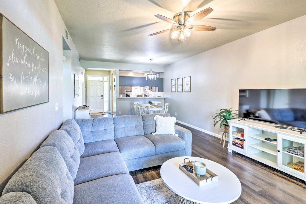 Arrowhead Ranch Apartment | Golf Course Views and Pool Access Glendale Condo!