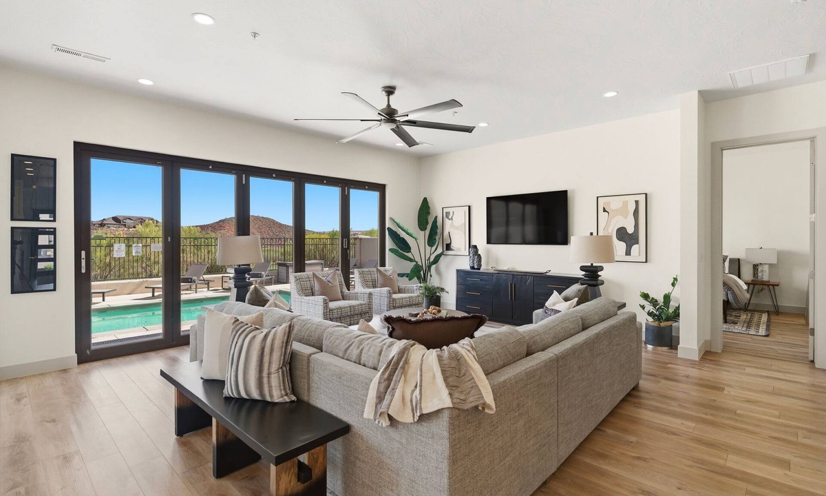 Washington House | Golf Course Views, Private Pool, Hot Tub, Fire Pit