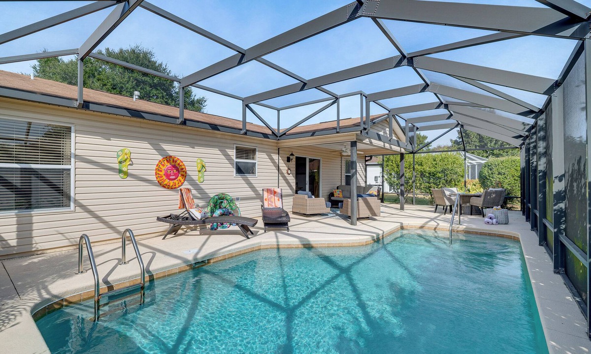 Piedmont House | Golf, Dine & Relax Poolside! The Villages Retreat