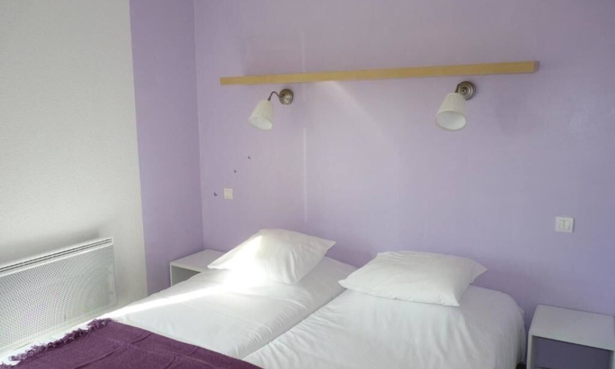 Digne-les-Bains Hotel | Golf Enthusiast's Dream with Pro Coaching & Scenic Course - Provence Charm