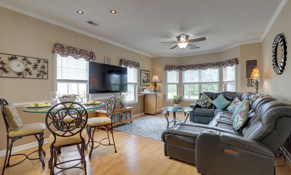 Red Hill Condo | Golf Getaway w/Pool Access in Myrtle Beach!